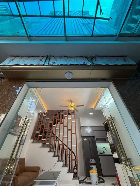 Chỉ hơn 6 tỷ có ngay nhà 48m2, xây 5 tầng, phố láng hạ, nhà đẹp thang máy xịn