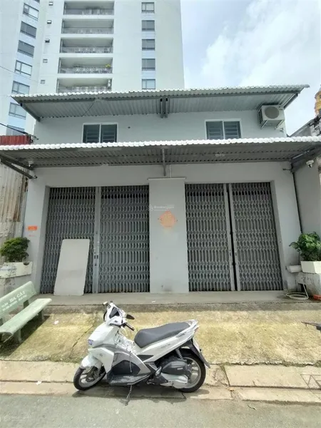 Bán kho đang cho thuê 15tr/tháng an dương vương, p16, q8 đường nhựa 12m