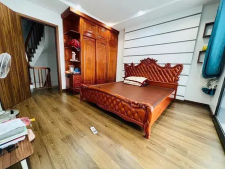 NHÀ MỚI TRUNG KÍNH - Ở NGAY  - TRUNG TÂM CẦU GIẤY Dt 30m2 5 tầng mặt tiền 4.2m Giá 9.1 tỷ