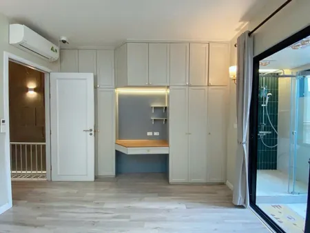 PHỐ ĐÀO TẤN - THANG MÁY -  KINH DOANH SẦM UẤT Dt 65m2 5 tầng mặt tiền 4m Giá 21 tỷ.