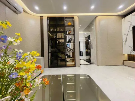 Bán nhà Giải Phóng, Hoàng Mai 80m lô góc, mặt tiền rộng, ô tô vào nhà, thông số vàng cực phẩm, thang máy, full nội thất xịn