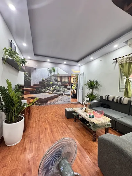 Bán nhà 35m² ngang 4m giá 4.26 tỷ Phường Bạch Mai