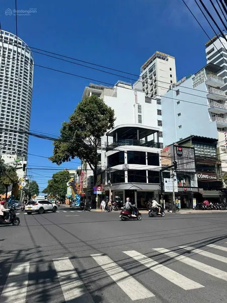Nhà bán đường nguyễn thiện thuật, cách biển 200m, ngay khu phố tây, 36m2 giá 5 tỷ 2. 0913 423 ***