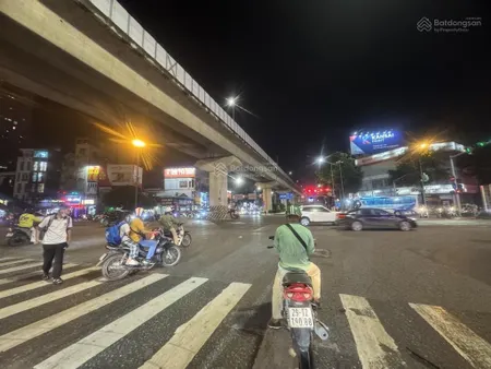 Hàng hiếm bán nhà mặt phố bế văn đàn, hà đông, ô tô vào tận nhà