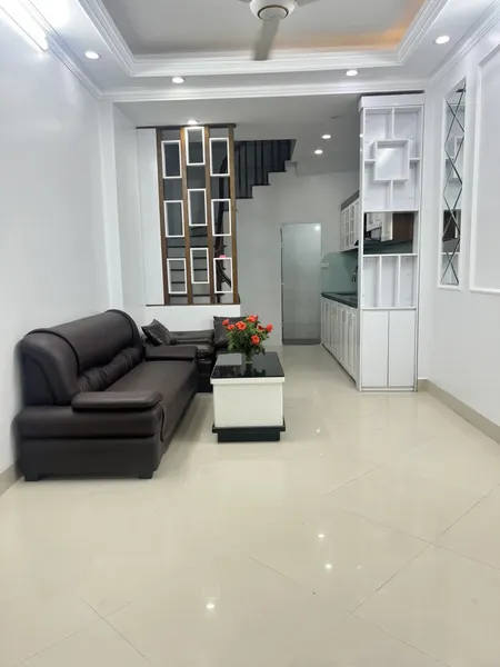 BÁN NHÀ ĐỨC GIANG LONG  BIÊN, OTO ĐỠ-FULL NỘI THẤT-42M- NHỈNH6 TỶ(TL)