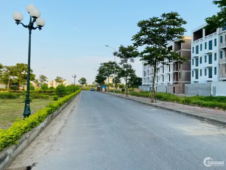 bán nhà mặt đường Ngô Quyền - 4,5 tầng mới đẹp
