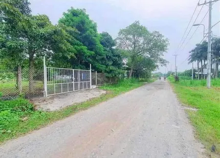 1 lô duy nhất đường vào khu du lịch camping Dầu Tiếng.