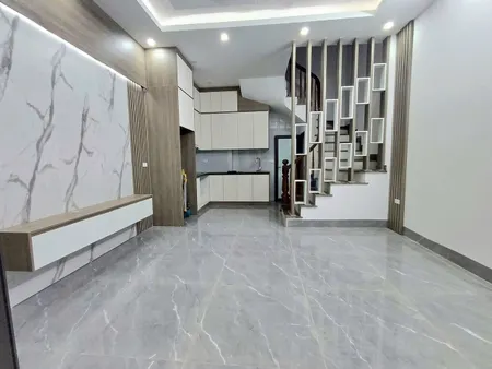 NHÀ ĐẸP GẦN PHỐ, Ở SƯỚNG,CHO THUÊ CAO. GẦN CHỢ TRƯỜNG HỌC V VIỆN.