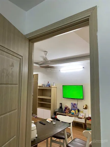 Bán gấp chung cư ruby ct3 phúc lợilong biên51m 2n2wc tầng caosẵn sổ đỏgiá 3 tỷ (thương lượng)