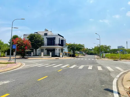 Bán đất Phạm Hữu Lầu, 132m² ngang 5m giá 11.2 tỷ Xã Nhà Bè
