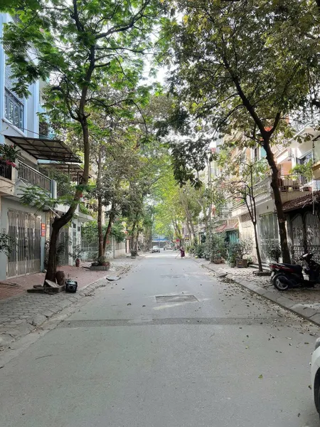 BÁN NHÀ LIÊN KỀ KĐT VĂN QUÁN. 90M2 - 5 TẦNG. GARA Ô TÔ.