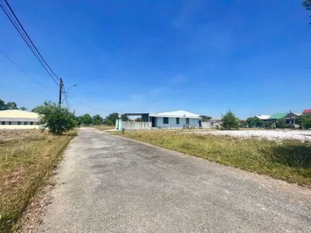 Bán Lô Đất KQH trung tâm xã Phú Vang Tp Huế gần 200m giá 1 tỷ 2xx
🍀Diện tích: 7M x 28M (xây nhà quá đẹp)