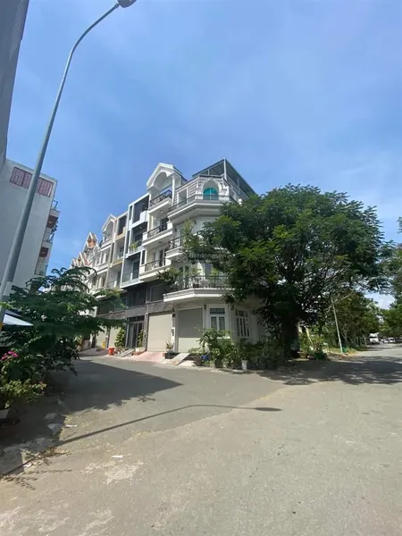 Bán lô đất đẹp hoàng quốc việt, dt 5 x 12,5m. đường 10m. giáp phú mỹ hưng. 0979 153 ***