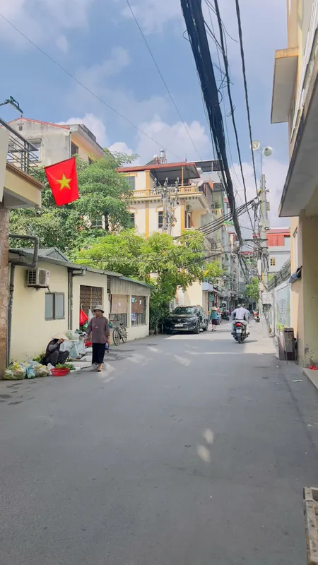 BÁN NHÀ MẶT NGÕ THÔNG ĐƯỜNG VƯƠNG THỪA VŨ. GARA Ô TÔ. 115M2 - 4 TẦNG.
