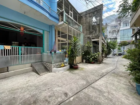 Bán nhà hẻm lớn 5m, đường Khuông Việt, Quận Tân Phú, ngang 6m - 7PN