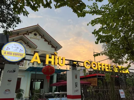 Bán nhanh nhà 2 mặt tiền 2.326m2 đầy đủ sân vườn nhà kho + quán cafe tại Ninh Bình