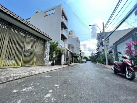 Bán đất tặng nhà cấp 4 mặt tiền đường 13 đường rộng 10m có vỉa hè ngang 5m vuông vức