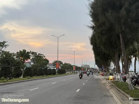 Lô đất 130m mặt tiền view biển nguyễn tất thành