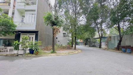 Bán lô góc 3 mặt tiền khu nhà ở gần vincom 550 dĩ an