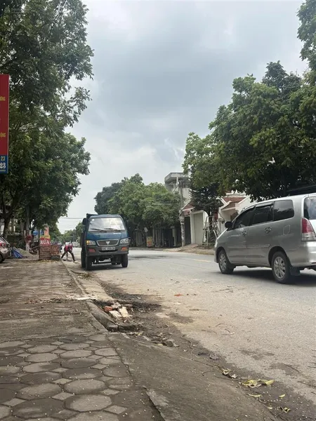 Bán đất thôn núc thượng, xã hồ sơn. dt 109m2 mt 5m giá 750tr đường 2 ô tô ngõ thông