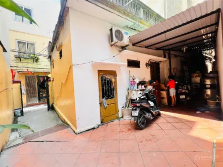 Bán đất xuân la tặng nhà cấp 4 mt 6.1m lô góc 3 thoáng ngõ thông kinh doanh