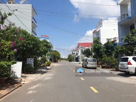 Bán 100m2 mặt tiền hoàng bích sơn trung tâm thành phố cạnh công viên hùng vương