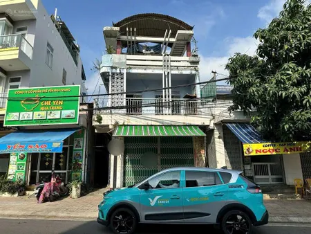 Bán đất tặng nhà 3 tầng mặt tiền đường trần phú nha trang dt 111,7m2 nở hậu, giá 186tr/m2