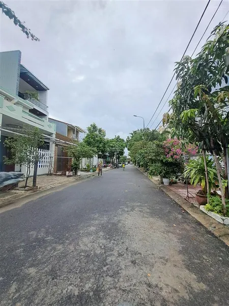 Bán lô đất mặt tiền lương thế vinh, dt 135m2 ngang 5m5 đường 5m5