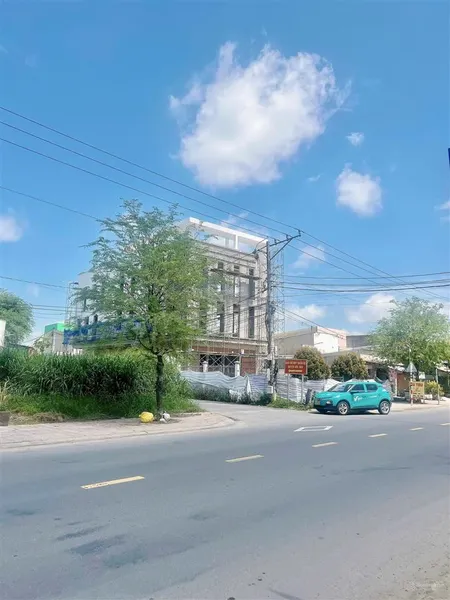 Còn duy nhất 2 lô full thổ cư, ngay mặt tiền nguyễn thị hạnh liền kề ủy ban và có sổ hồng riêng