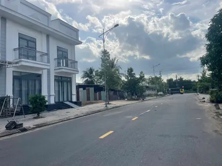 Bán đất MT Trần Nhân Tông Sóc Trăng  251,7m² ngang 15m giá 4.9 tỷ Phường Phú Lợi