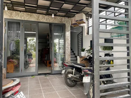 🍁Nhà đẹp Gói 2 Mỹ Gia - Nha Trang 
👉 ngay Bệnh viện Đa khoa Yersin - Nha Trang

• Nhà đang có sẵn 4 căn hộ cho thuê mỗi tháng 20 triệu
• Diện tích 100m2 (5x20) 
• Hướng Đông Nam
💰 Giá bán:  7,9 tỷ
_______
Alo Nguyên xem nhà : 079.365.6898 
LSP