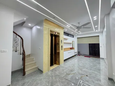 Nhà 6 tầng thang máy Phố Dương Văn Bé – full đồ – cách phố 10m