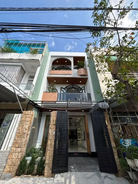 Bán nhanh nhà phố đẹp ngay trung tâm thủ dầu một