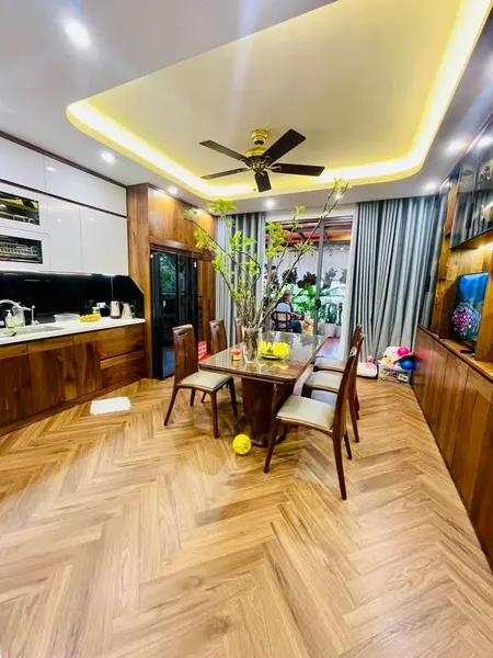Bán nhà 50m² mới 5 tầng TT Ba Đình – ô tô đỗ cửa, ở ngay