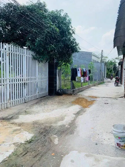 CẦN BÁN NHÀ ĐẤT