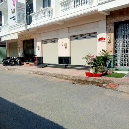 NHÀ HOÀN THIỆN 4 TẦNG MẶT TIỀN KINH DOANH NGAY CHỢ.