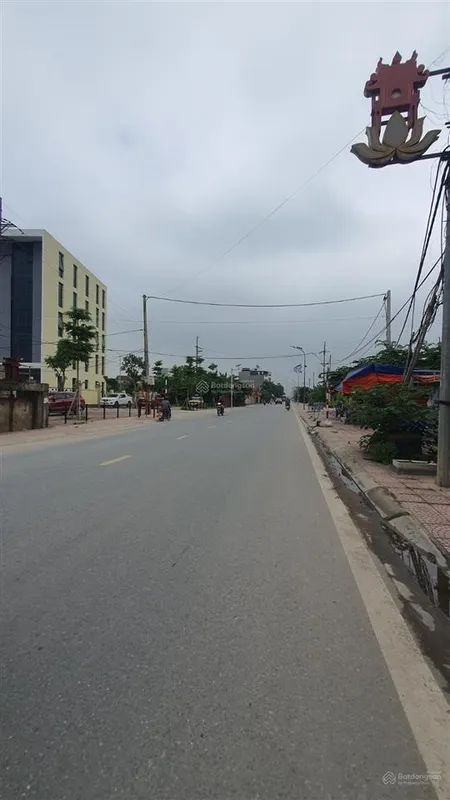 Bán đất mặt phố hoài đức. vỉ hè ô tô tránh.mt 19m. kinh doanh đỉnh. đang cho thuê 100 triệu/tháng.