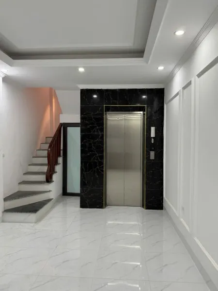 Bán nhà Định Công, Hoàng Mai, Ô tô, Thang Máy, 38m2, 8.6 tỷ(CTL)