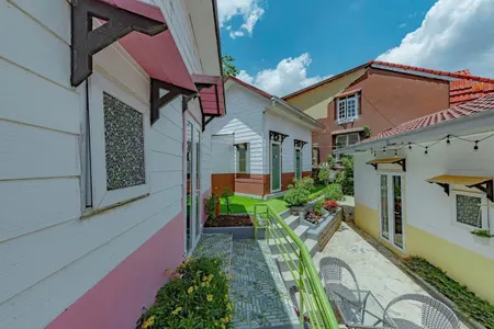 Chính chủ gửi bán khu HomeStay mặt tiền đường chính Trạng Trình phường 9 nay là phường Lâm Viên Đà Lạt chỉ cách hồ Xuân Hương 450m