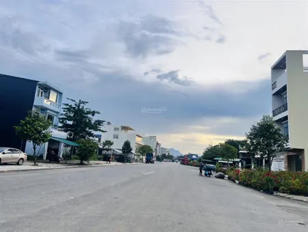 Bán đất mặt tiền đường lê thánh tôn, tp quảng ngãi, giá siêu hời 3,7tỷ tl, 100mv. hướng bắc.