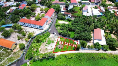 Lô đất cam lâm view sông full thổ cư 2 mặt tiền đườngđối diện dự án vingroup.