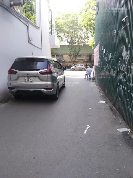 Bán mảnh đất hiếm cầu giấy, phân lô, ô tô dừng đỗ 24/7, mặt tiền siêu rộng.
