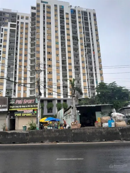 Bán đất mặt tiền đường liên phường ngay vòng xoay 200m2 ngang 10m giá 115tr/m2