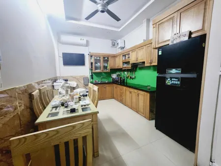 Bán Nhà Đội Cấn 44m2. 5 tầng. mặt tiền 3m. giá 10.8 tỷ Ba Đình Hà Nội