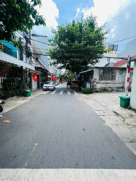 Bán đất mặt titền vuông vắn, khu dân trí cao, không ngập lụt, phù hợp kinh doanh, vị trí trung tâm