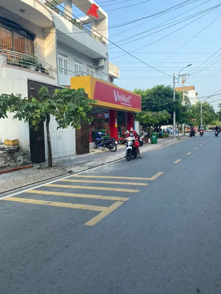 BÁN NHÀ + XƯỞNG (8.15x21) HXT 1/ PHAN VĂN HỚN, GẦN CHỢ ĐẠI HẢI CHỈ 10,5 TỶ