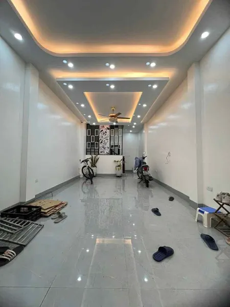 Bán nhà Vĩnh Hưng, Hoàng Mai 45m, 5 tầng, lô góc, ngõ thông ô tô, vài bước ra mặt phố, kinh doanh
