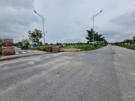 Bán đất sân golf trung sơn, việt yên, bắc giang. 90m2, mt 5m. đường 16m. giá 2,1 tỷ