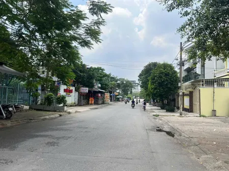 Cần bán lô biệt thự 200m2 mặt tiền đường 10, hiệp bình chánh, view sông.