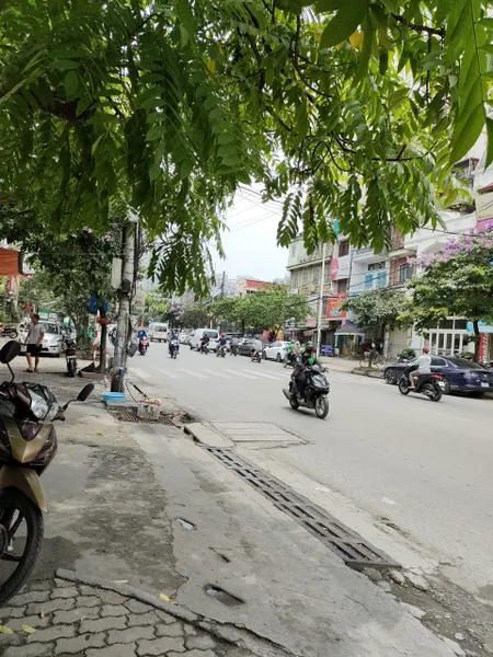 Cực hiếm mặt phố, mặt chợ Đông Tác 41m, tầng1, mặt tiền 2.7m, 3 tỷ Đống Đa.